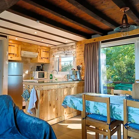 Louloudia - Bonsoy Jaune 12 - In Het Bos Met Mooi Zicht En Rustig Gelegen *